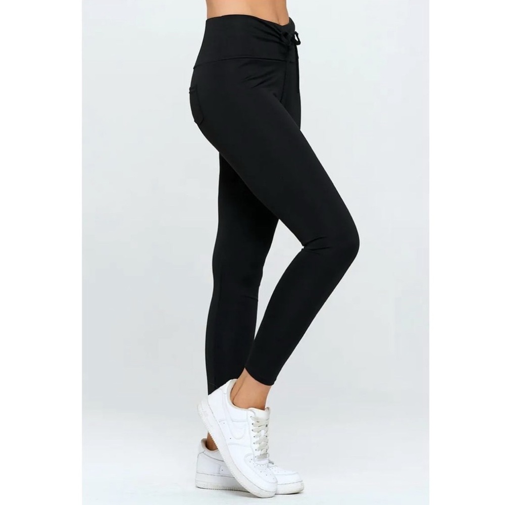 Sleek Black High-Rise Leggings